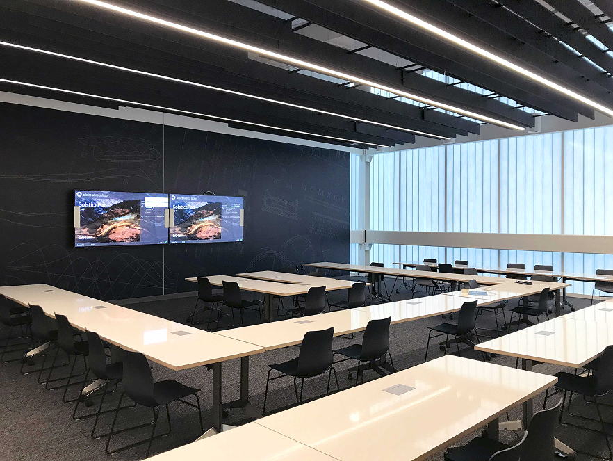 Nike AirMI93 Training Room smaller size